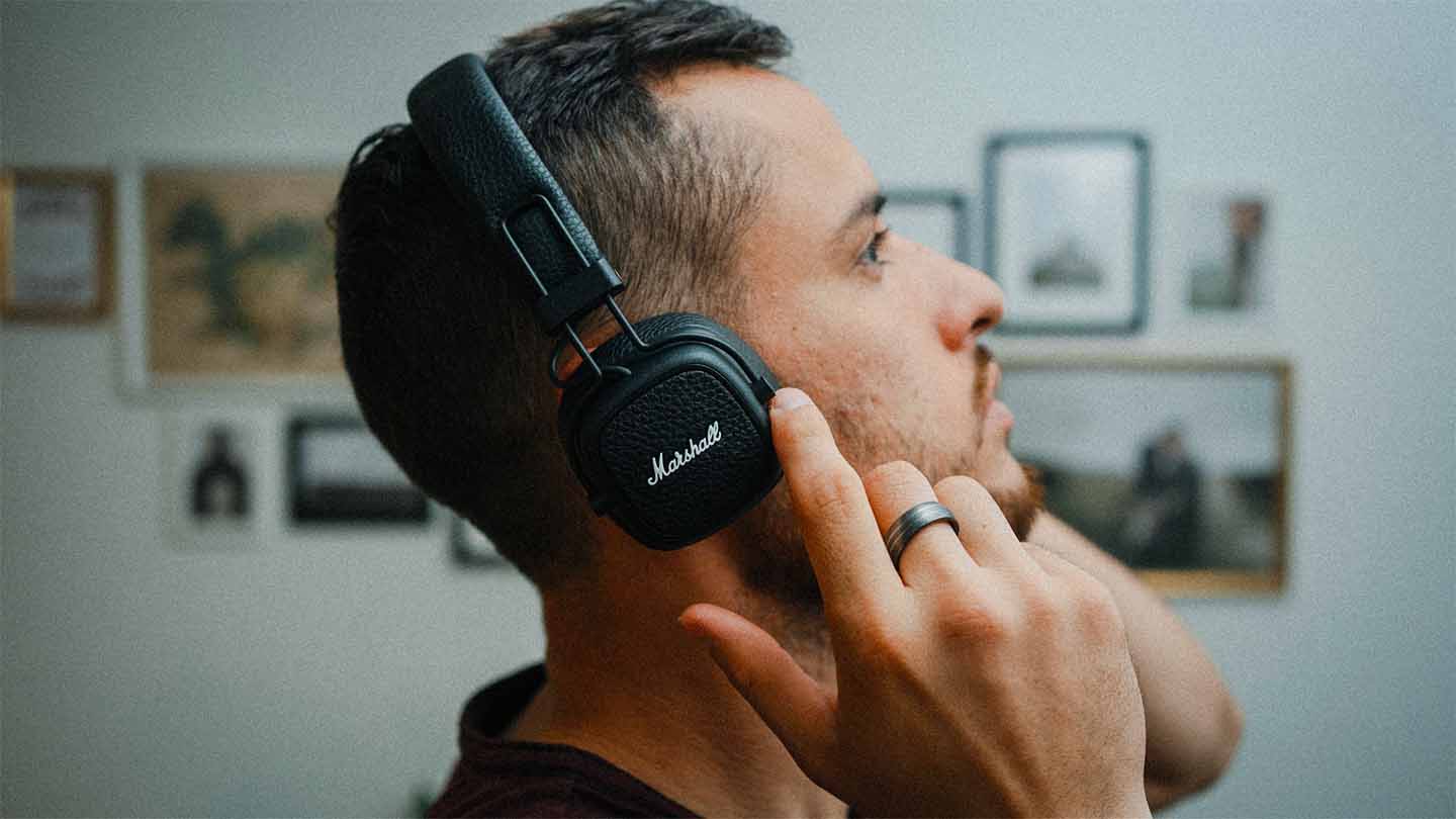 Listen to 40hz Binural Beats before playing to improve gaming focus and concentration